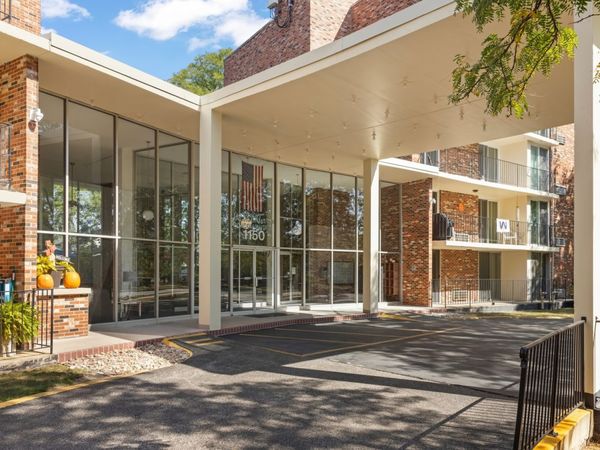 1150 E Jackson Street, Unit 1A, Lombard, IL 60148