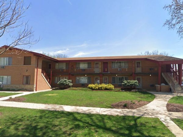 5 N Grant Street, Westmont, IL 60559