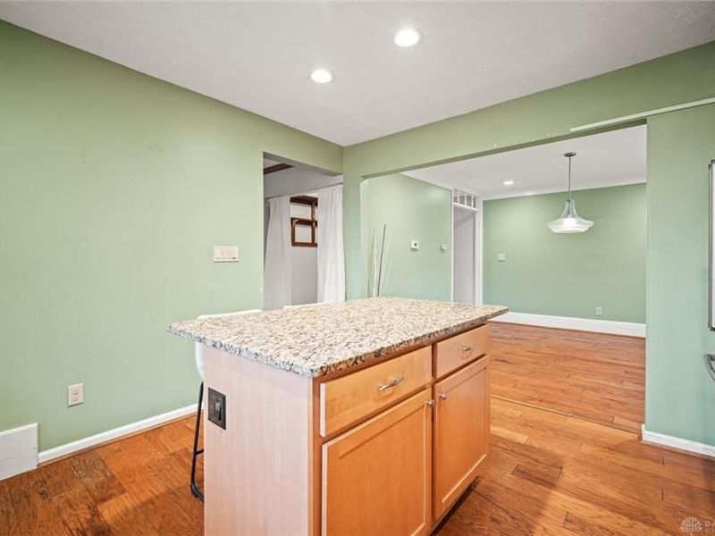 391 Roselake Drive, Dayton, OH 45458 Photo 13