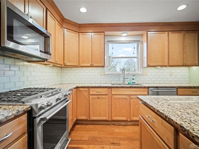 391 Roselake Drive, Dayton, OH 45458 Photo 14