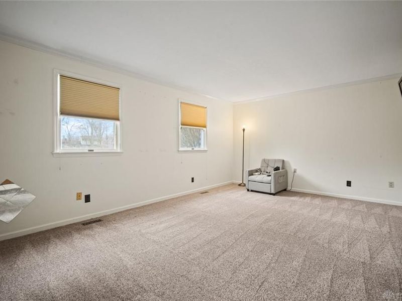 391 Roselake Drive, Dayton, OH 45458 Photo 8