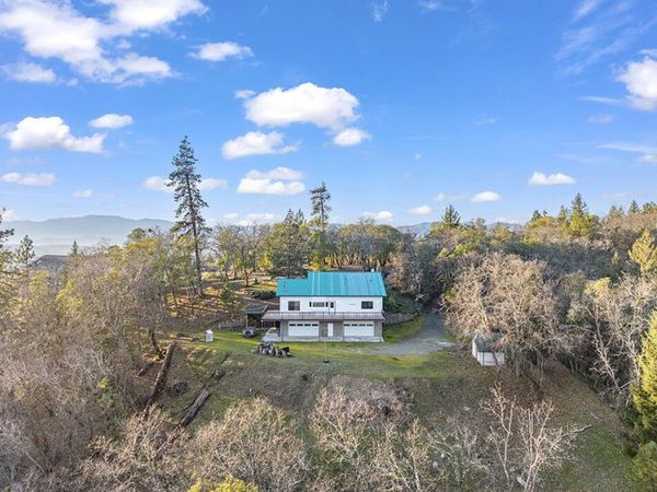 111 Lance Drive, Grants Pass, OR 97526