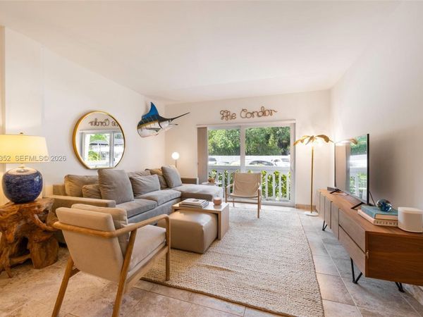 100 Edgewater Dr , Unit 104, Coral Gables, FL 33133