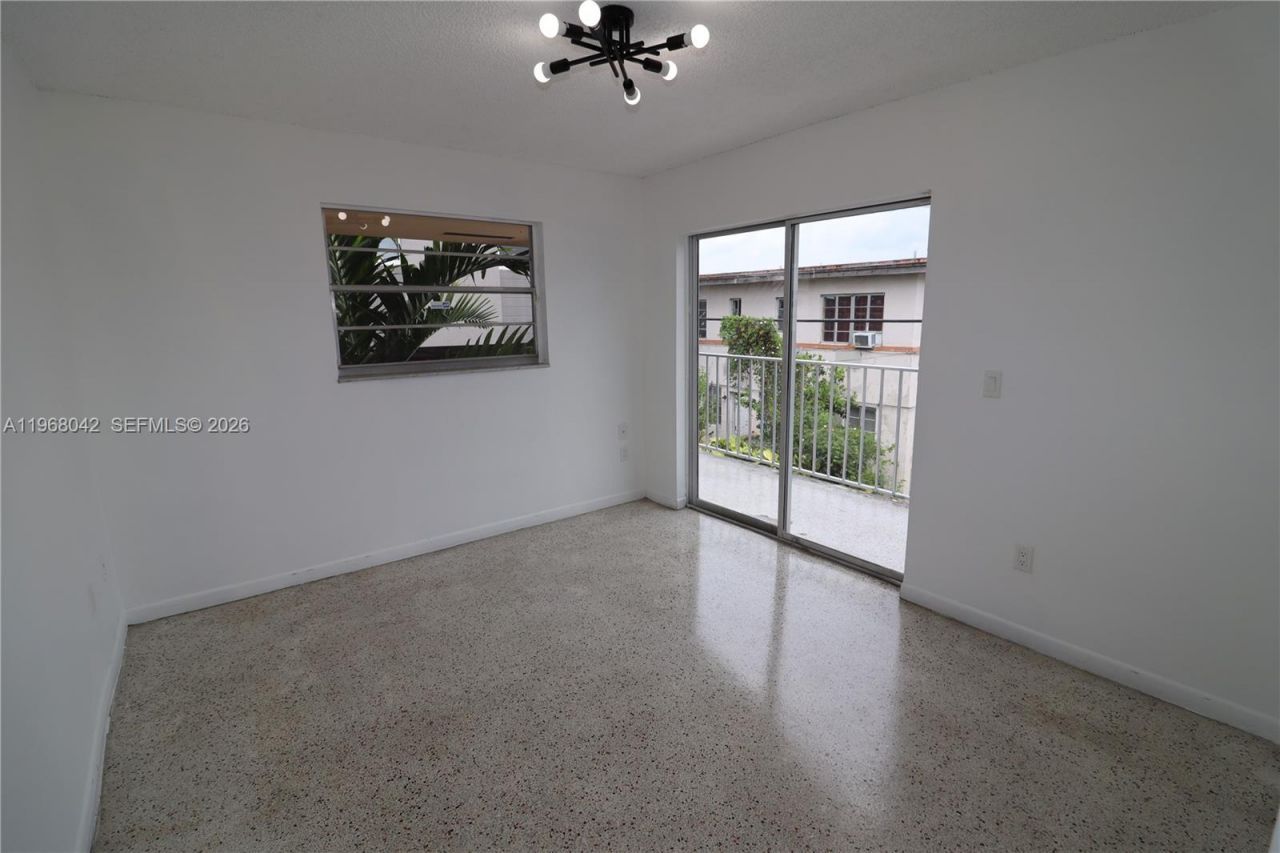 951 SW 7th St, Unit 5, Miami, FL 33130 Photo