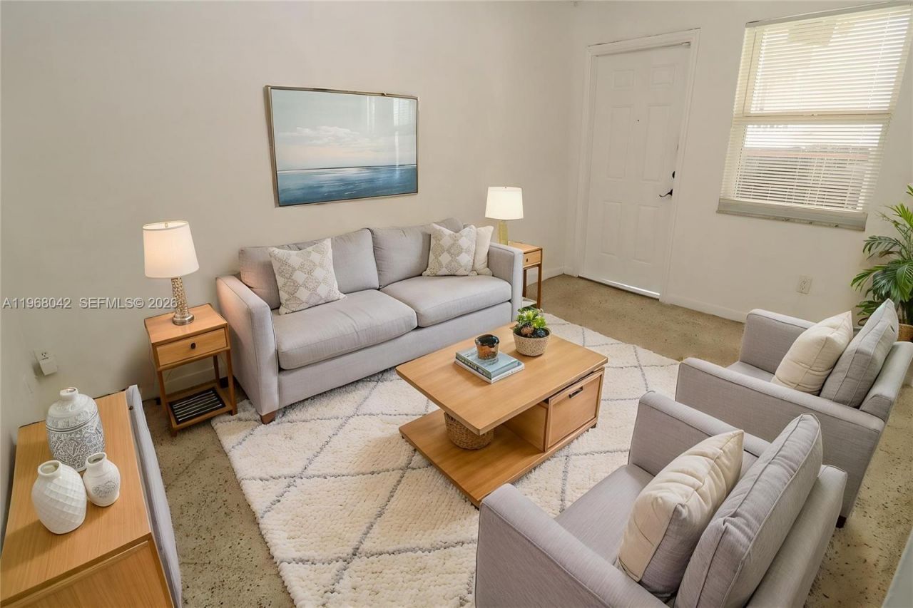 951 SW 7th St, Unit 5, Miami, FL 33130 Photo