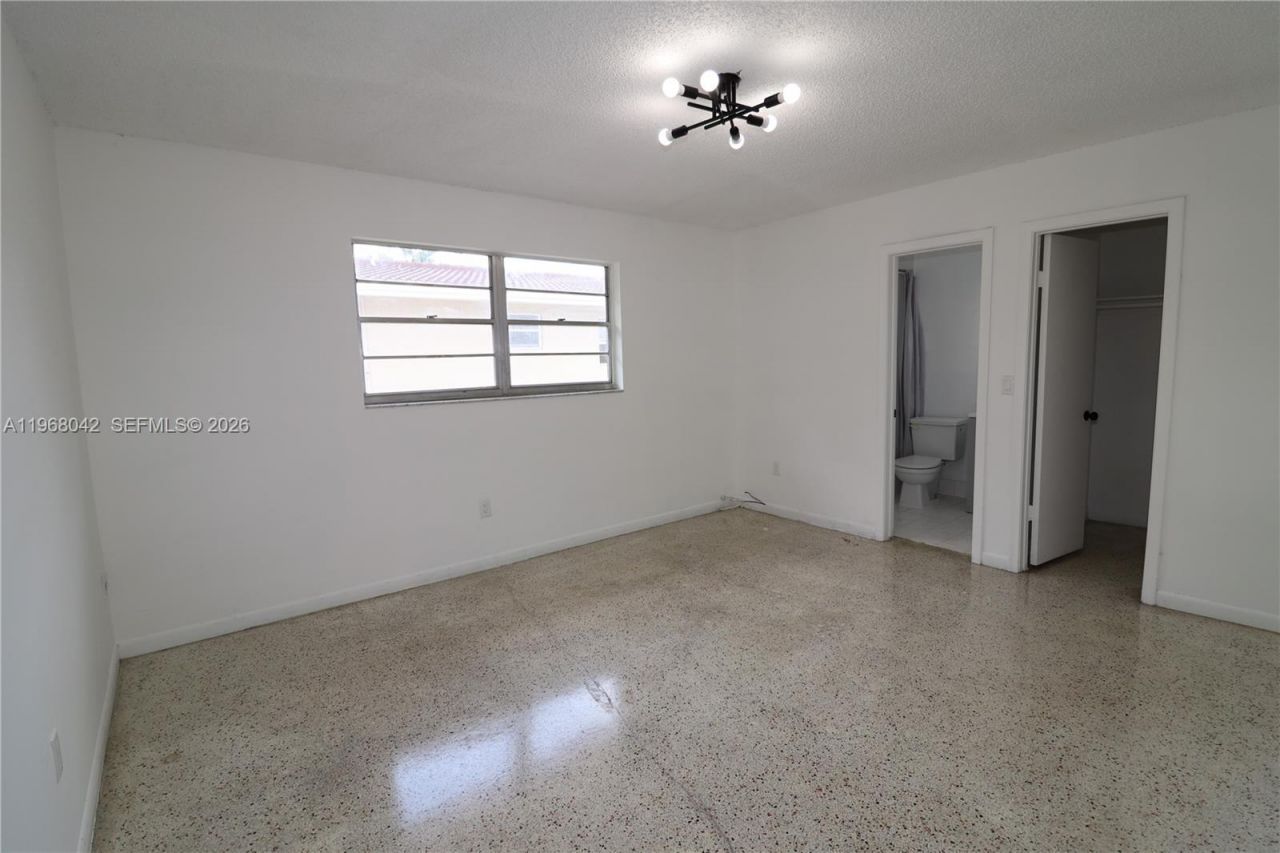 951 SW 7th St, Unit 5, Miami, FL 33130 Photo