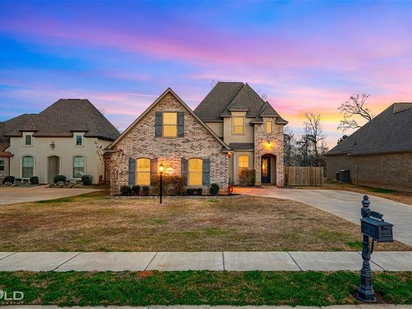 1130 Green Wood Circle, Bossier City, LA 71037