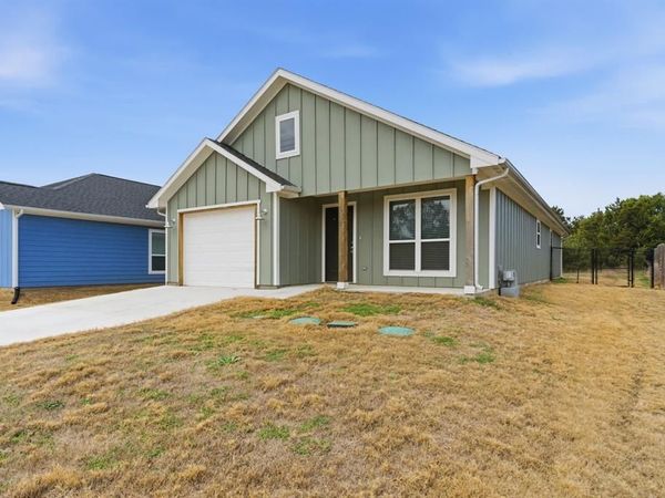 2314 Creekview Drive , Granbury, TX 76048