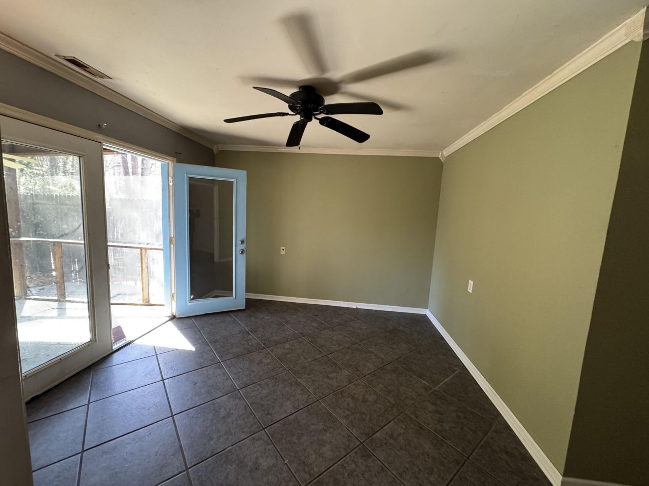 100 Newell Street Photo 17