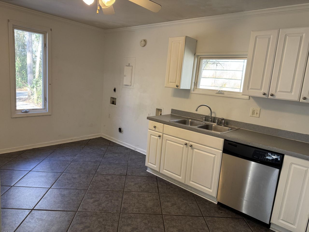 100 Newell Street Photo 8