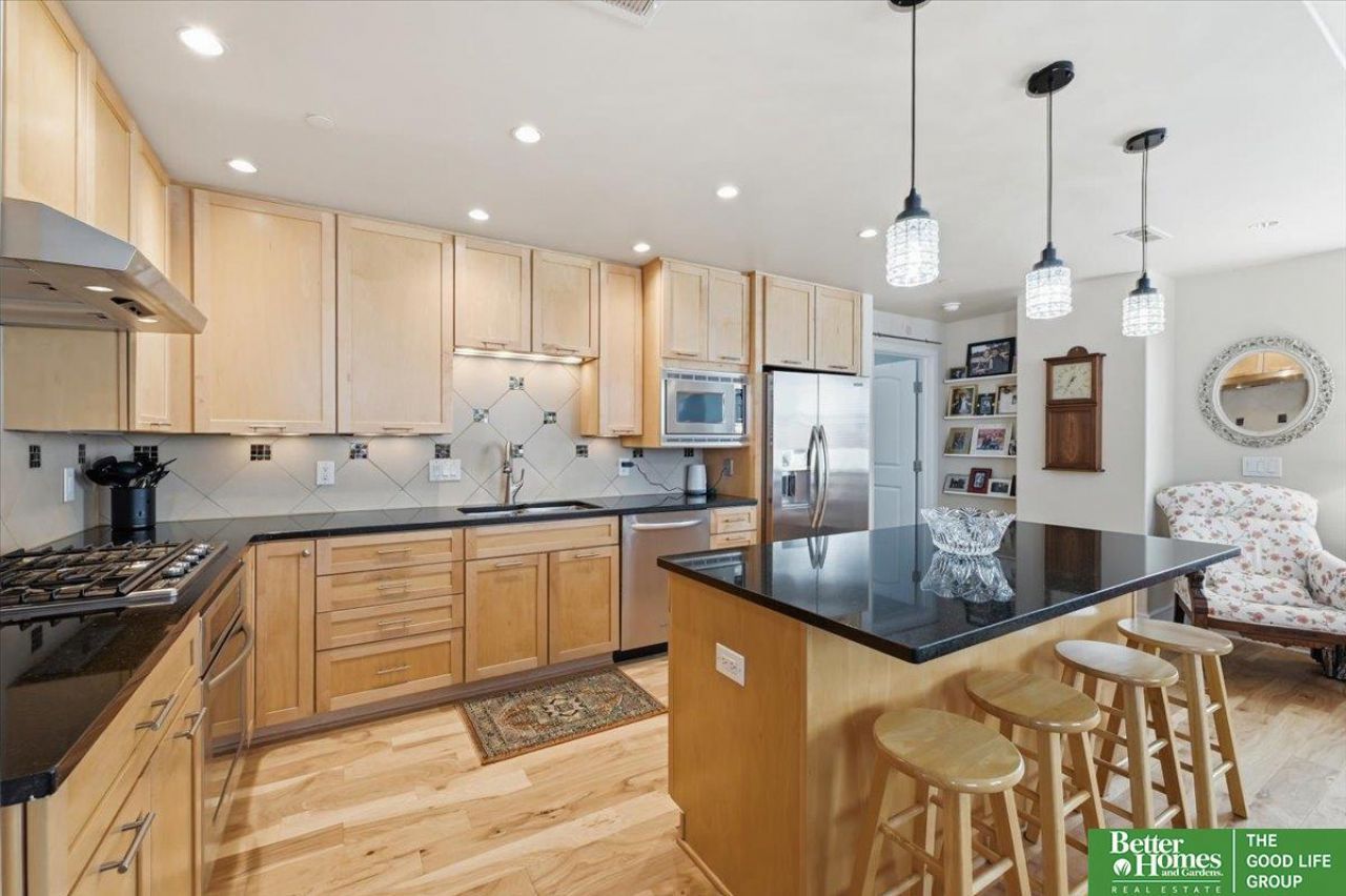 1403 Farnam Street, Unit 512, Omaha, NE 68102 Main Photo