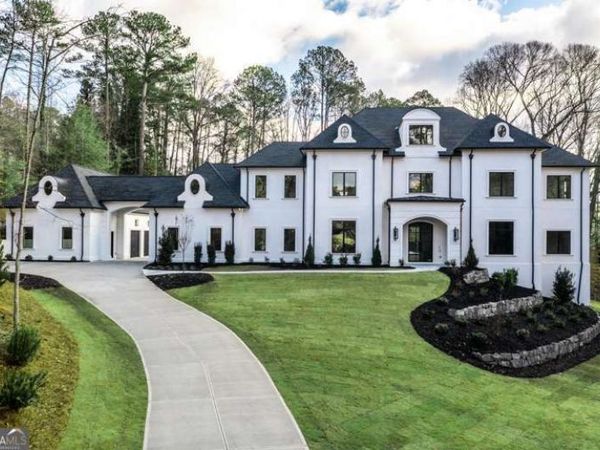 5211 Powers Ferry Road, Sandy Springs, GA 30327