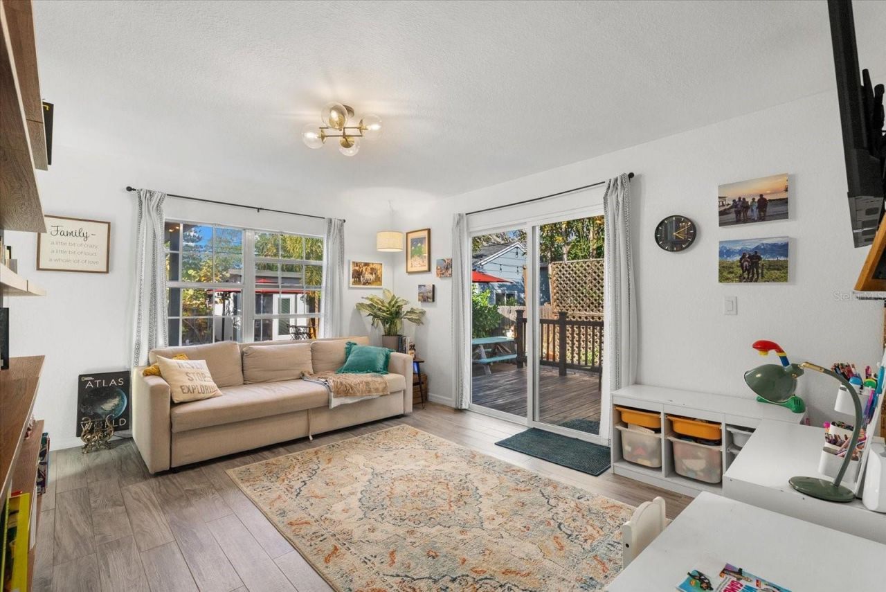 343 37th Avenue Ne, Saint Petersburg, FL 33704 Photo