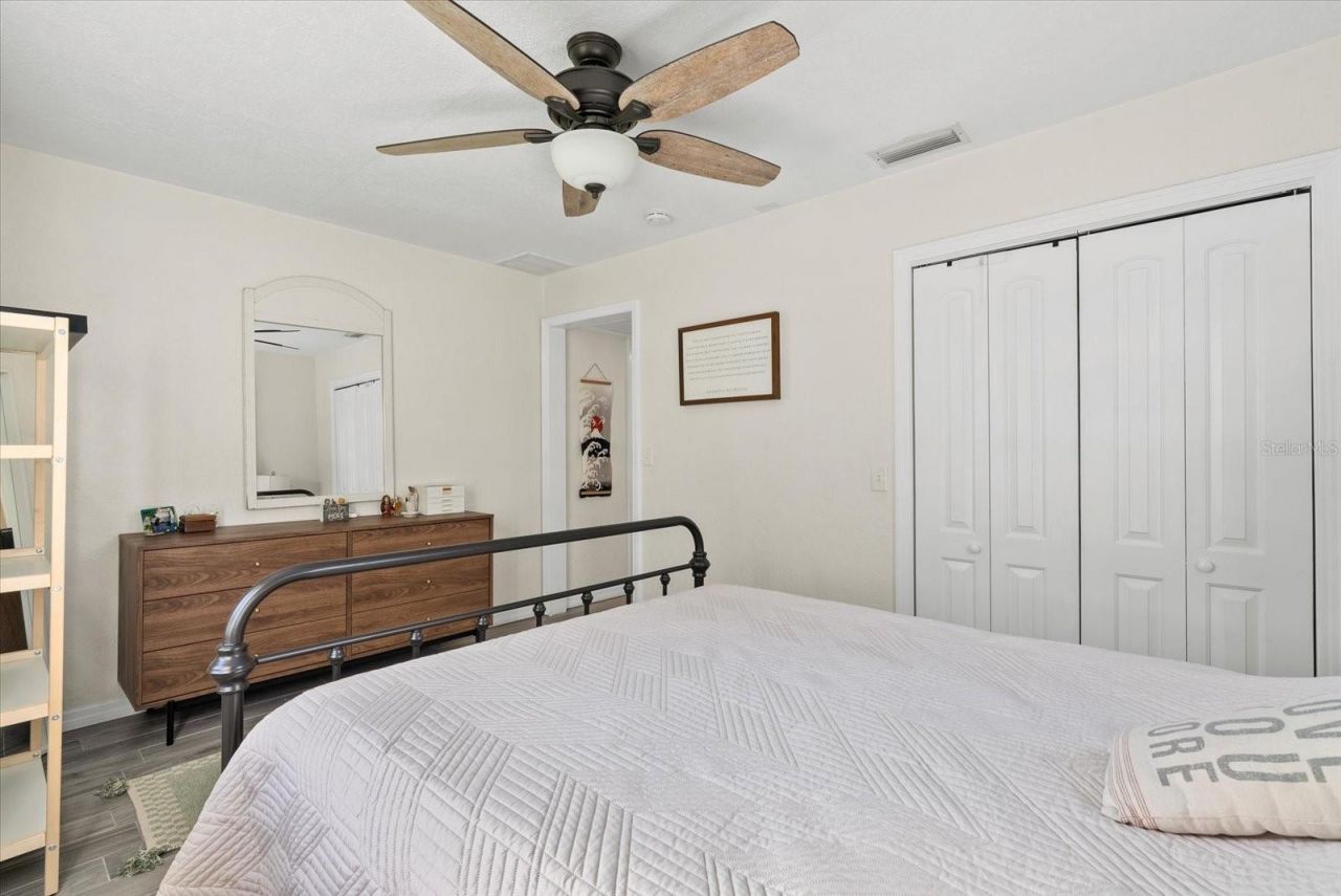 343 37th Avenue Ne, Saint Petersburg, FL 33704 Photo