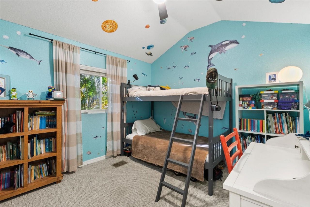 343 37th Avenue Ne, Saint Petersburg, FL 33704 Photo