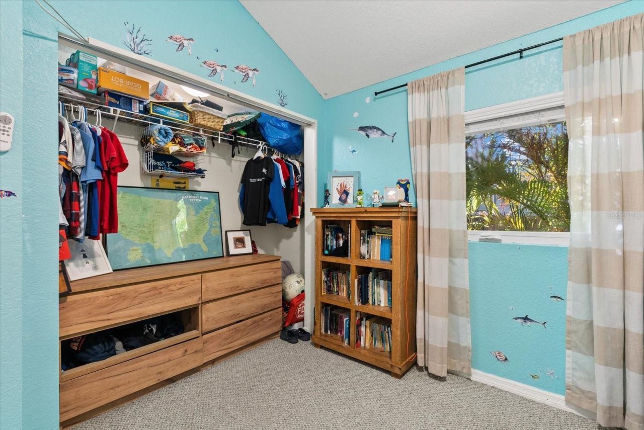 343 37th Avenue Ne, Saint Petersburg, FL 33704 Photo