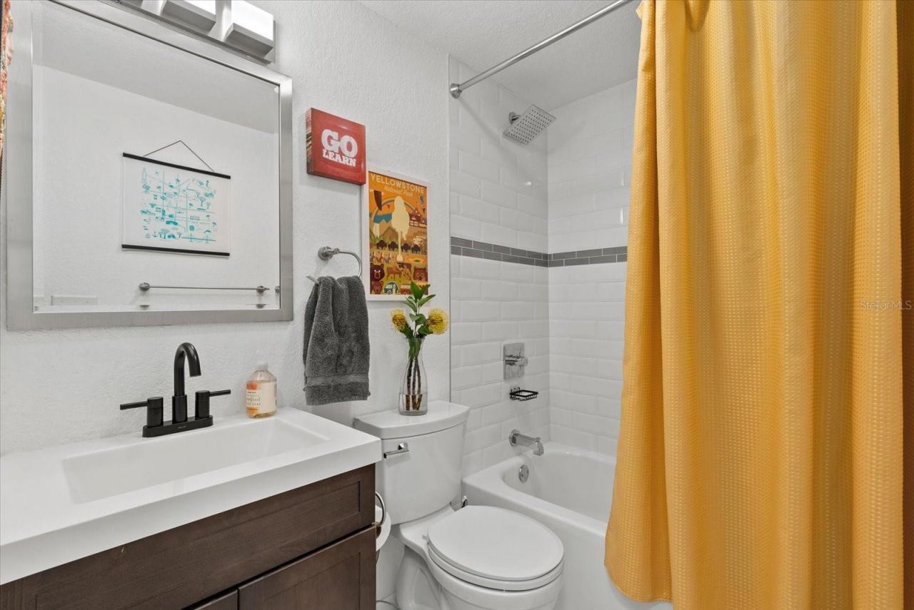 343 37th Avenue Ne, Saint Petersburg, FL 33704 Photo