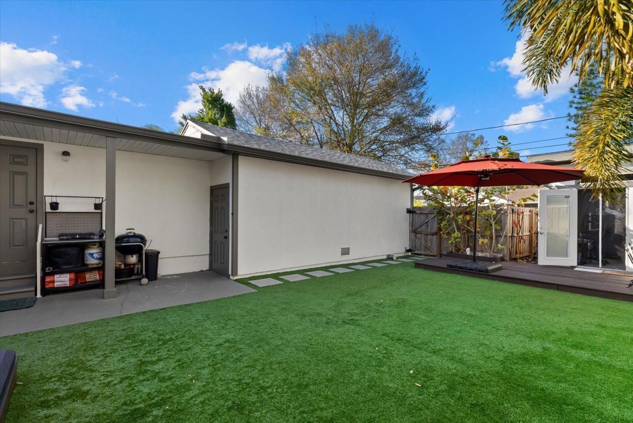 343 37th Avenue Ne, Saint Petersburg, FL 33704 Photo