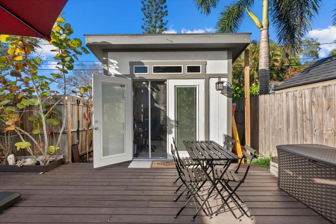 343 37th Avenue Ne, Saint Petersburg, FL 33704 Photo