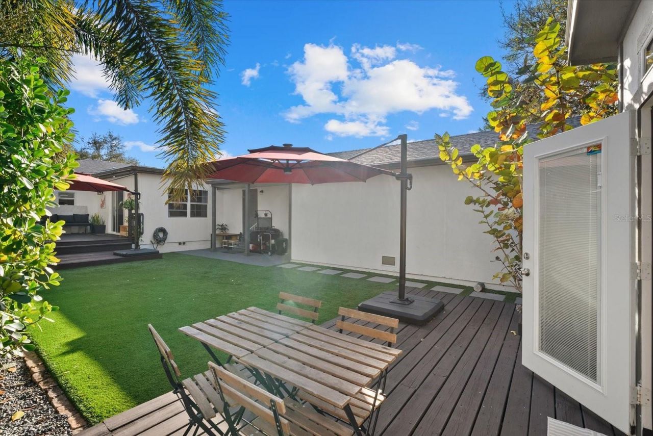 343 37th Avenue Ne, Saint Petersburg, FL 33704 Photo