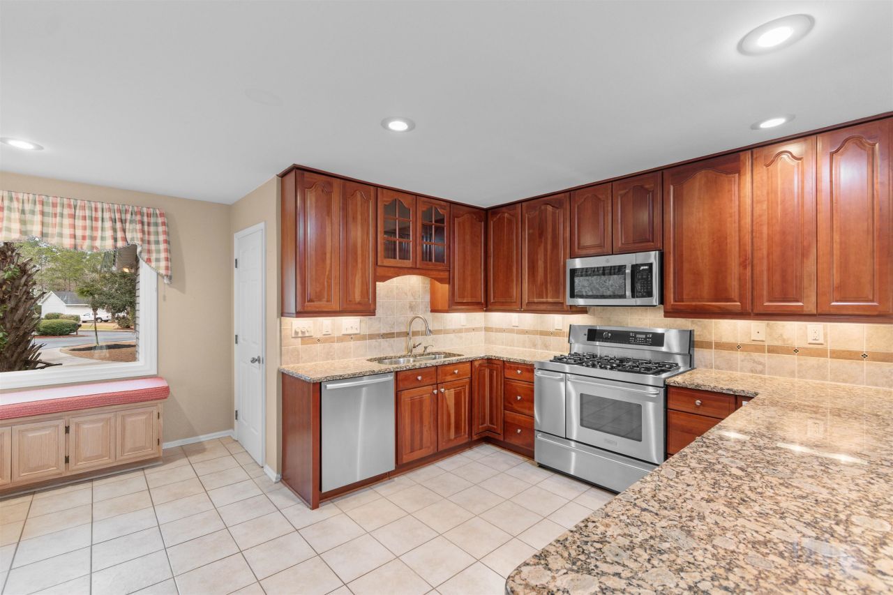 75 Duck Pond Pl. Photo 9