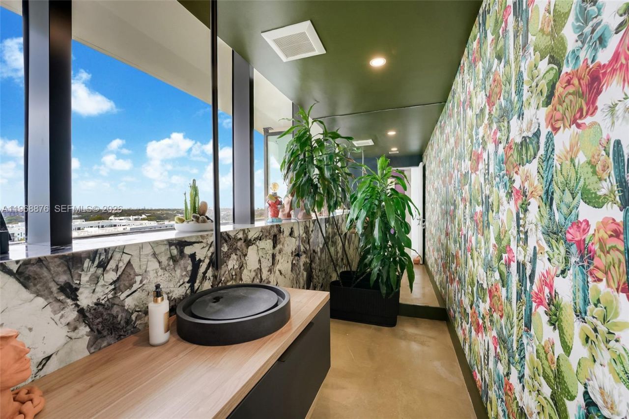 720 NE 69th St , Unit 12S, Miami, FL 33138 Photo