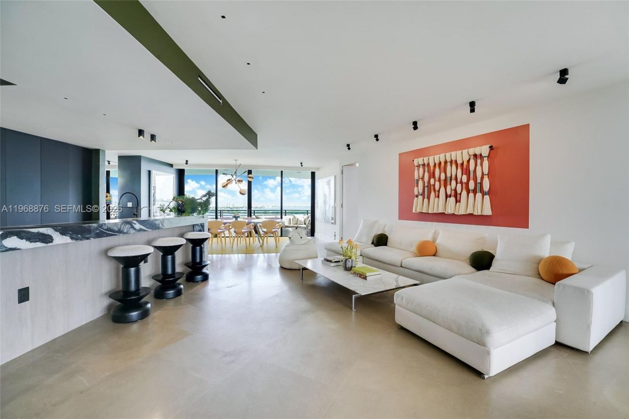 720 NE 69th St , Unit 12S, Miami, FL 33138 Photo