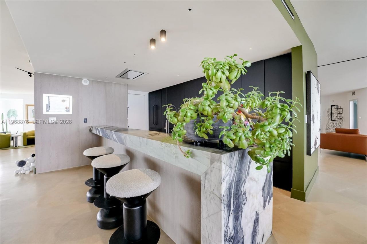 720 NE 69th St , Unit 12S, Miami, FL 33138 Photo