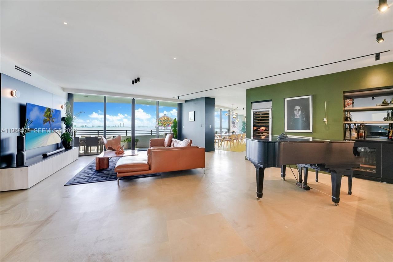 720 NE 69th St , Unit 12S, Miami, FL 33138 Photo