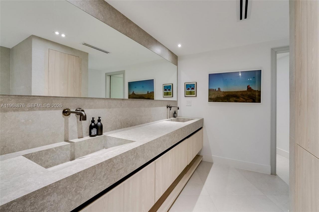 720 NE 69th St , Unit 12S, Miami, FL 33138 Photo