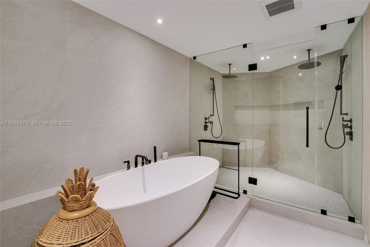 720 NE 69th St , Unit 12S, Miami, FL 33138 Photo