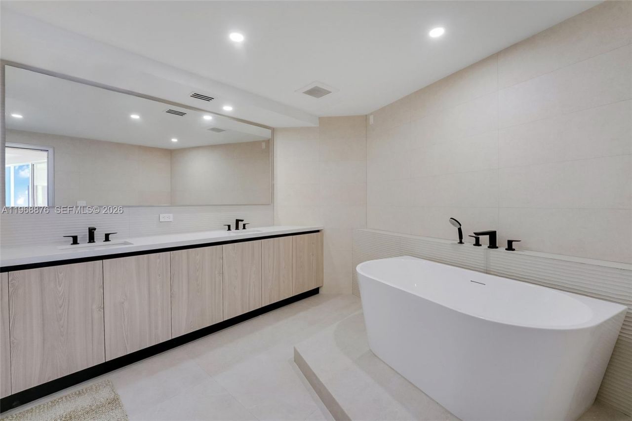 720 NE 69th St , Unit 12S, Miami, FL 33138 Photo