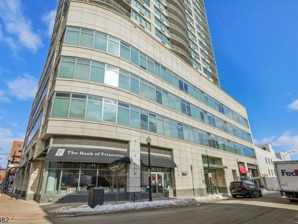 1 Spring St, New Brunswick, NJ 08901