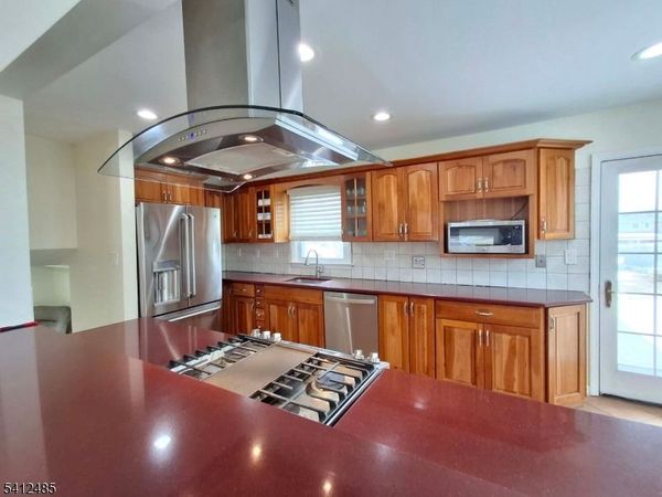 61 Jensen Rd, Sayreville, NJ 08872