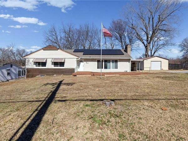 622 W Nickell Avenue, Independence, MO 64050