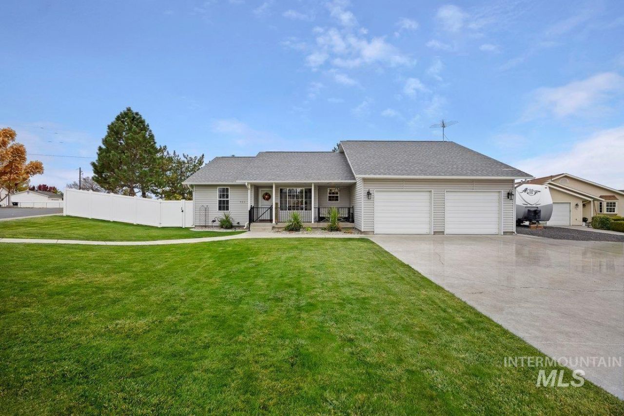 966 Milner Street, Buhl, ID 83316 Main Photo