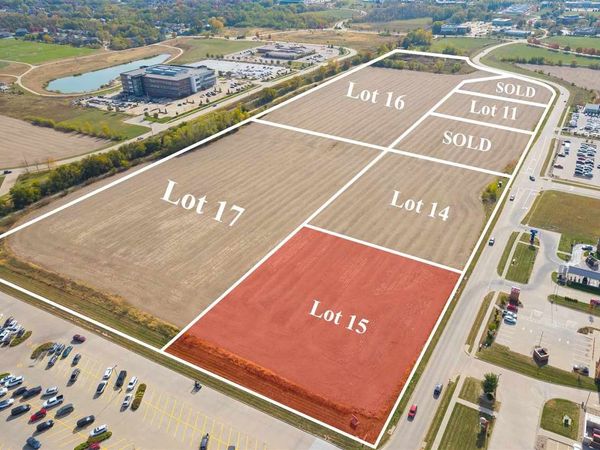 Crosspark Rd, Coralville, IA 52241