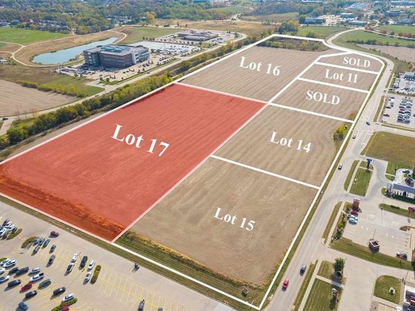 Crosspark Rd, Coralville, IA 52241