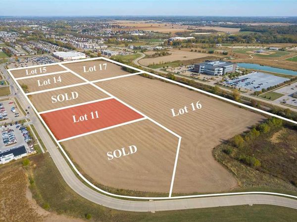 Crosspark Rd, Coralville, IA 52241