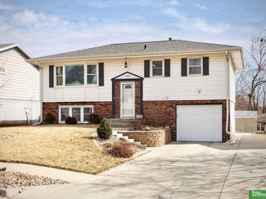 5505 S 104 Avenue, Omaha, NE 68127