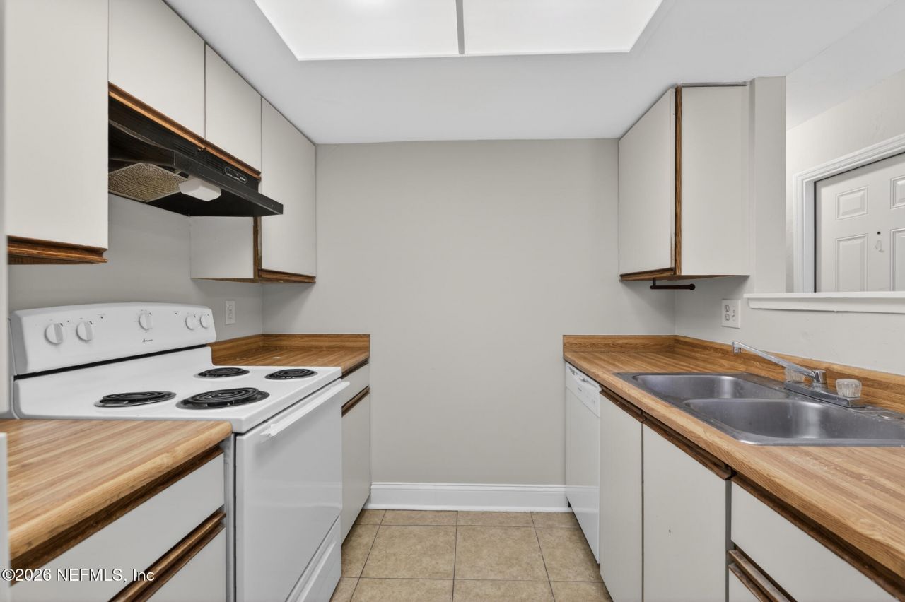 1270 Wonderwood Drive, Jacksonville, FL 32233 Photo