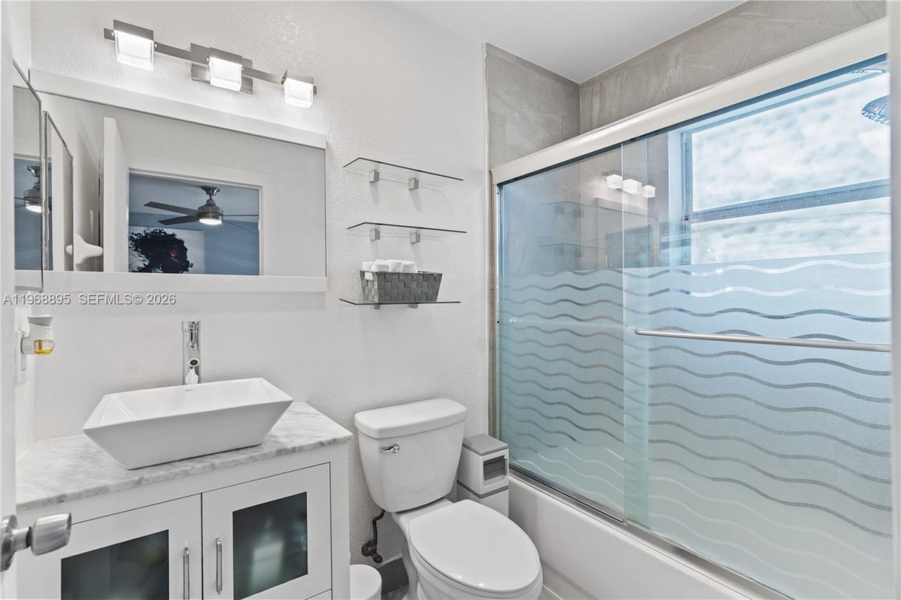 1621 SE 30th St , Unit -, Homestead, FL 33035 Photo