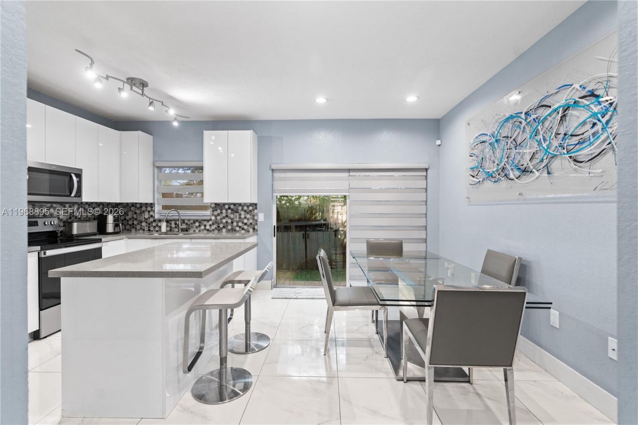 1621 SE 30th St , Unit -, Homestead, FL 33035 Photo