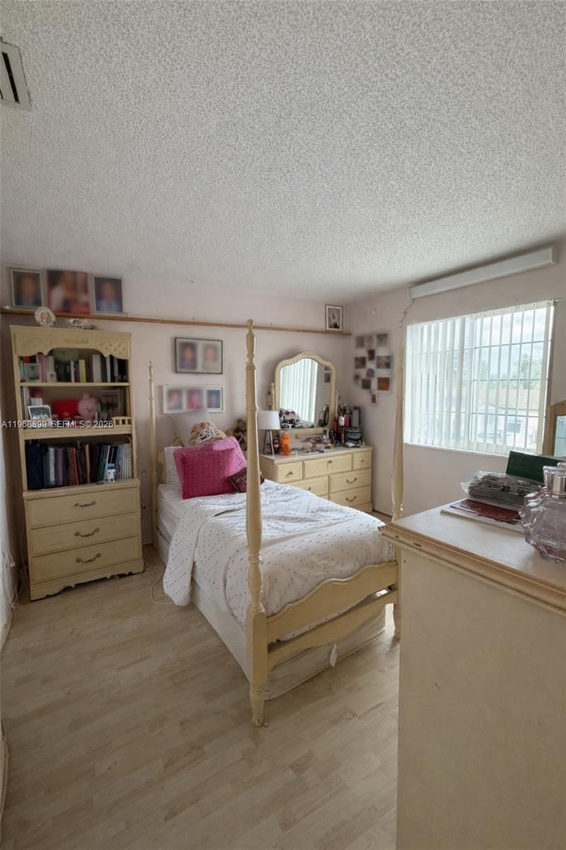19804 NW 67th Ct, Hialeah, FL 33015 Photo