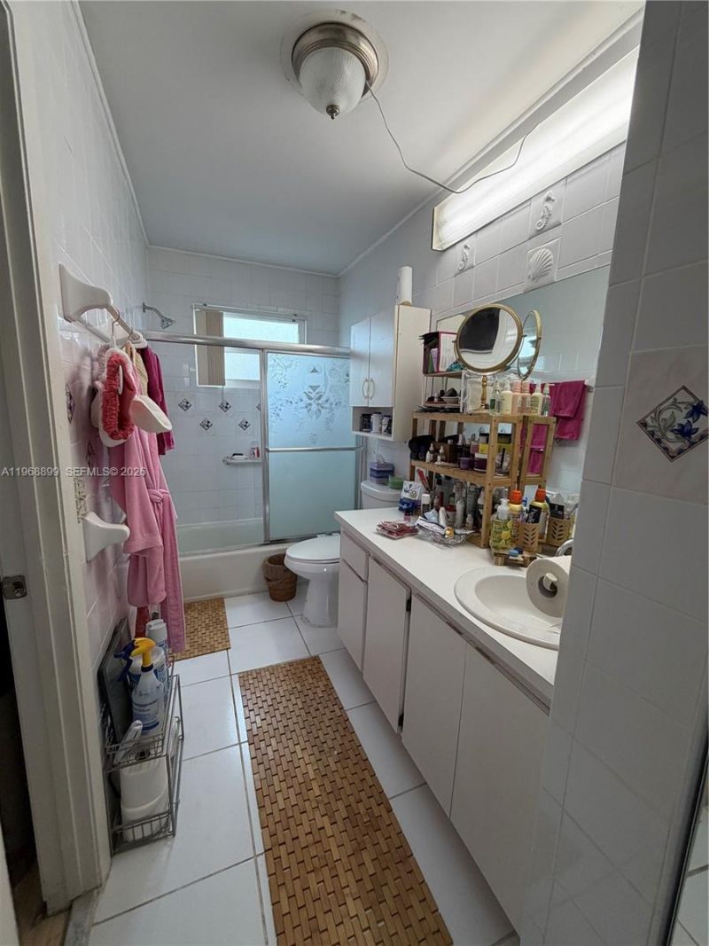 19804 NW 67th Ct, Hialeah, FL 33015 Photo