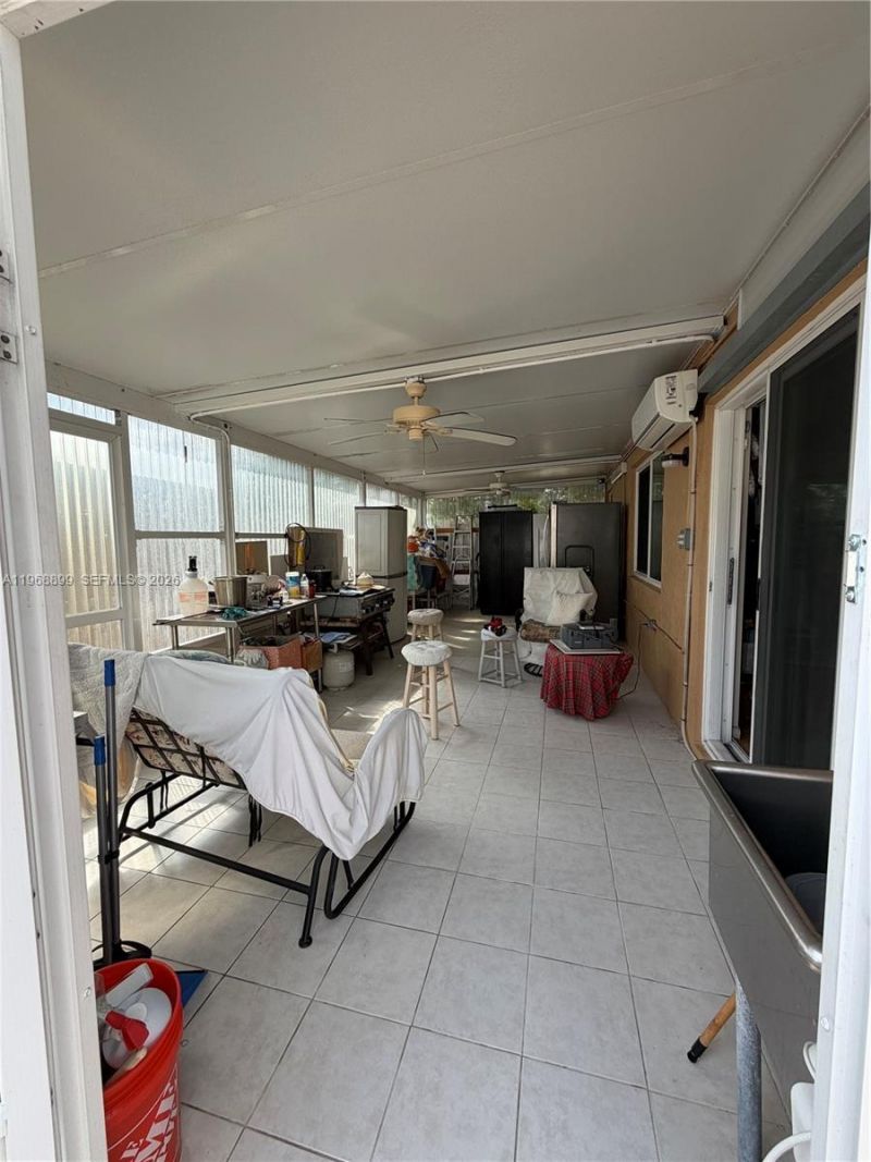 19804 NW 67th Ct, Hialeah, FL 33015 Photo
