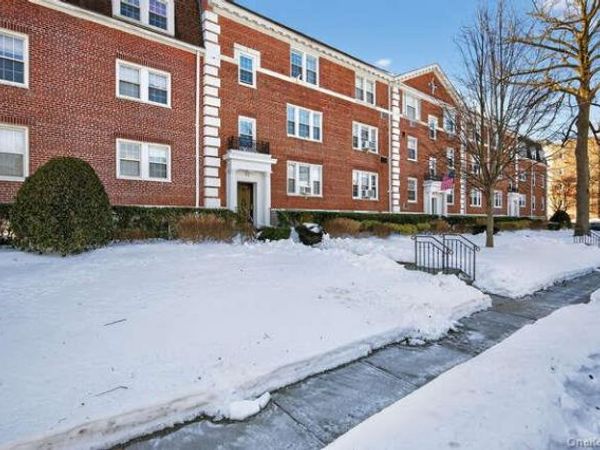 26 Hamilton Place , Unit A2, Garden City, NY 11530