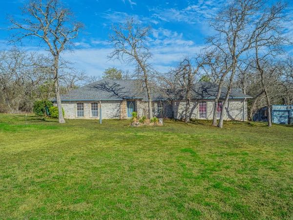 1011 Barry Lane, Cleburne, TX 76031