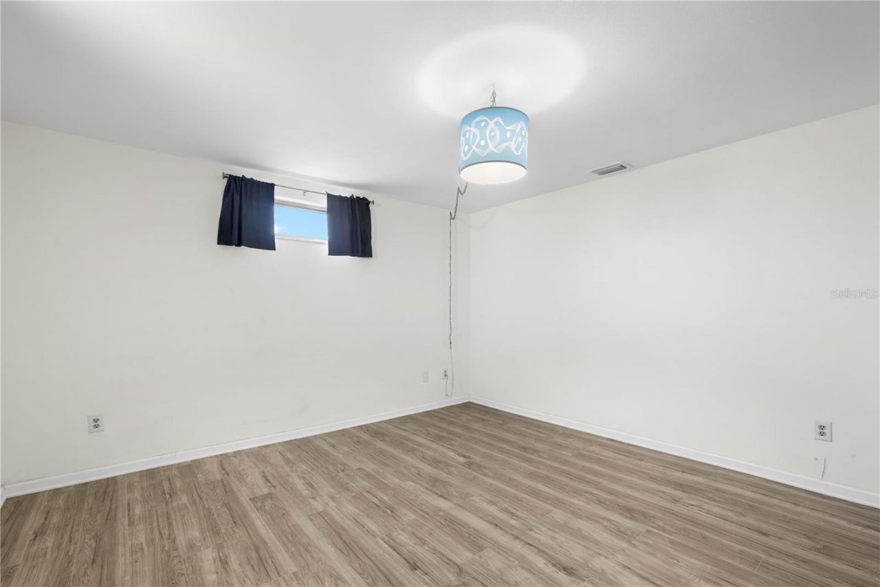 5589 46th Avenue N, Kenneth City, FL 33709 Photo