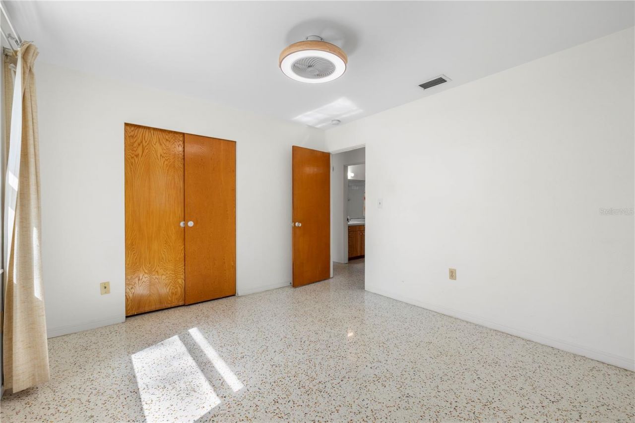 5589 46th Avenue N, Kenneth City, FL 33709 Photo